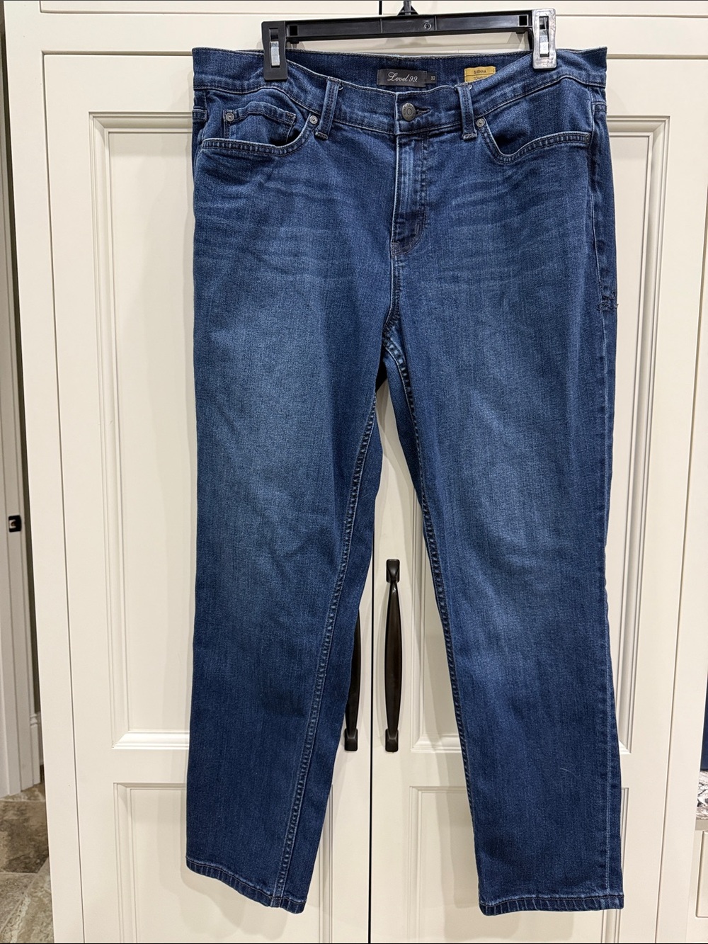 Anthropologie Level 99 Sienna Tomboy Jeans
Women’s Size 32 Blue Premium Denim